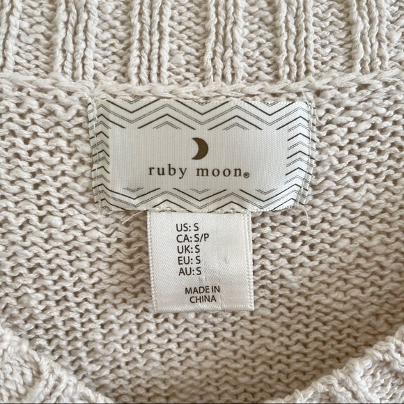 Cute cream v-neck cropped knit sweater - Picture 6 of 6